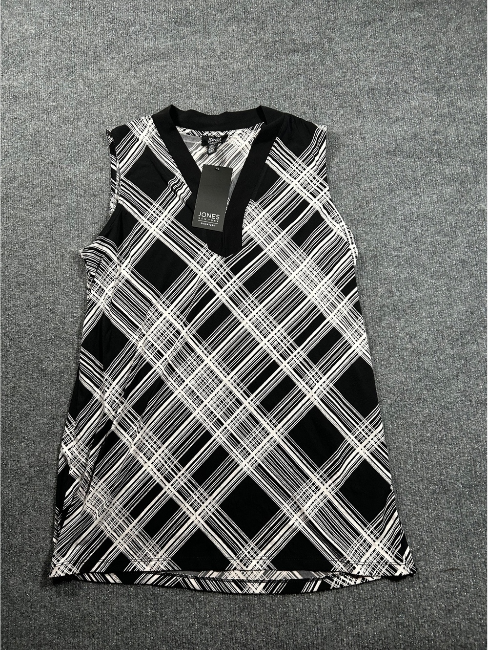 Jones New York Signature Black and White Plaid Sleeveless Blouse
